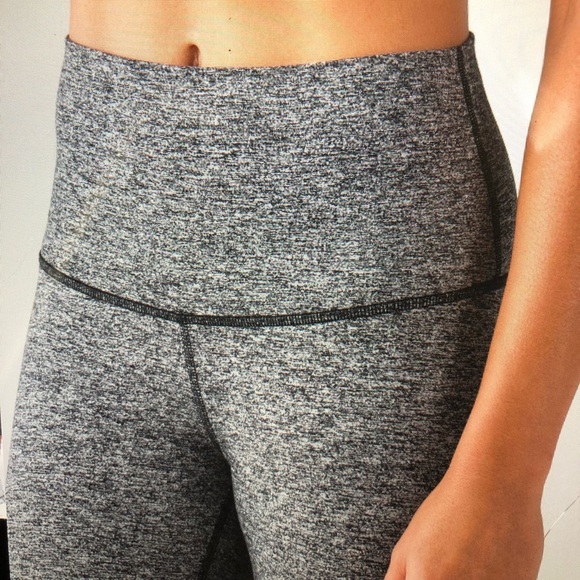 lululemon athletica Pants - 🖤Lululemon Wunder Under Crops🖤